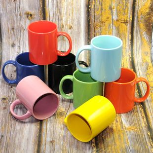 Цветная керамическая чашка на заказ логотип цветной глазурь Марк Маха Кубка обработка