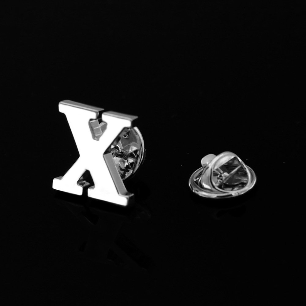 [Cobre puro de doble capa de galvanoplastia sin inventario] Joyería de los hombres de moda 26 letras broche collar pin insignia al por mayor