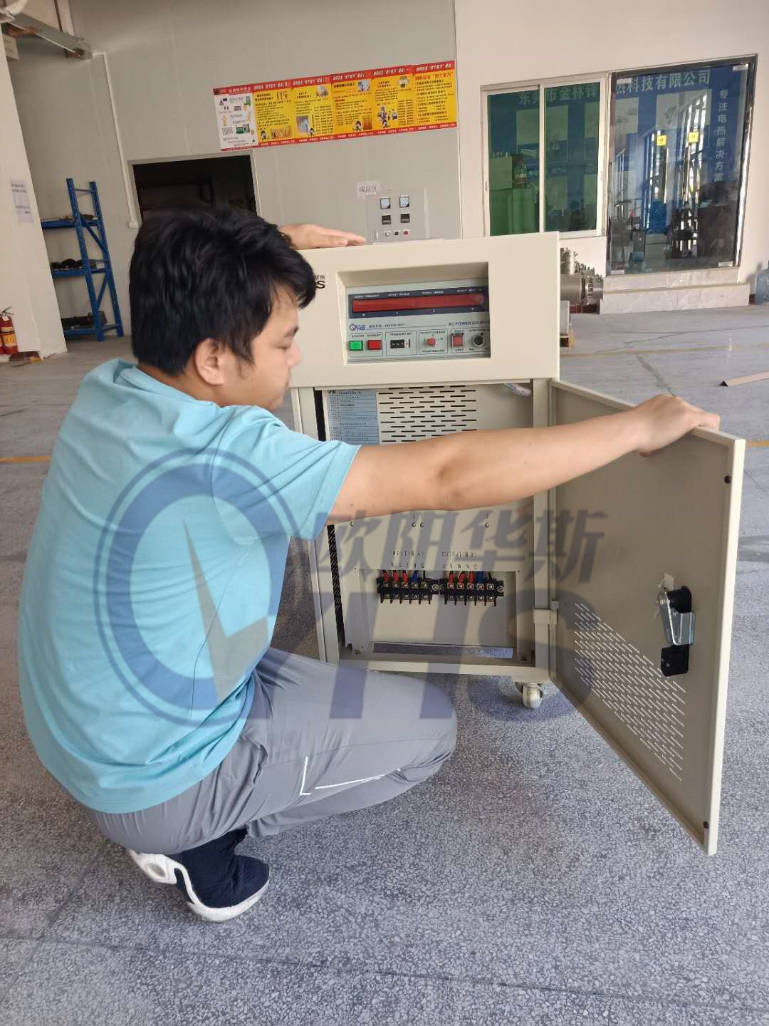 ����15KVA��Ƶ��Դ������ݸ���ǿͻ��ֳ������Է��ȹ�