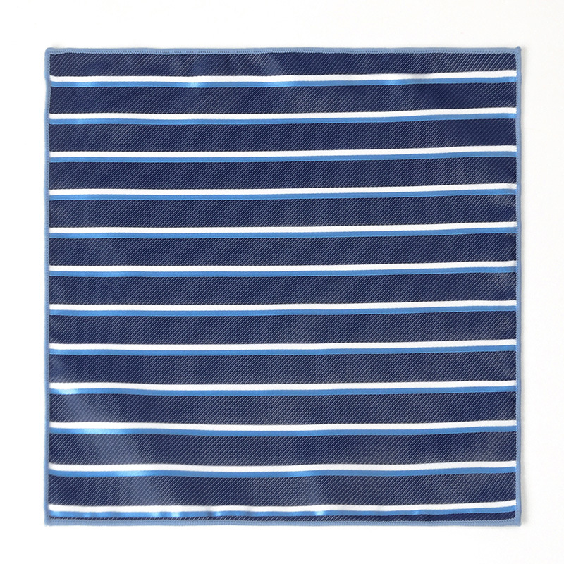 Corbata de hombre bufanda cuadrada pequeña al por mayor moda coreana de todo fósforo tendencia retro bordado patrón traje bufanda de bolsillo