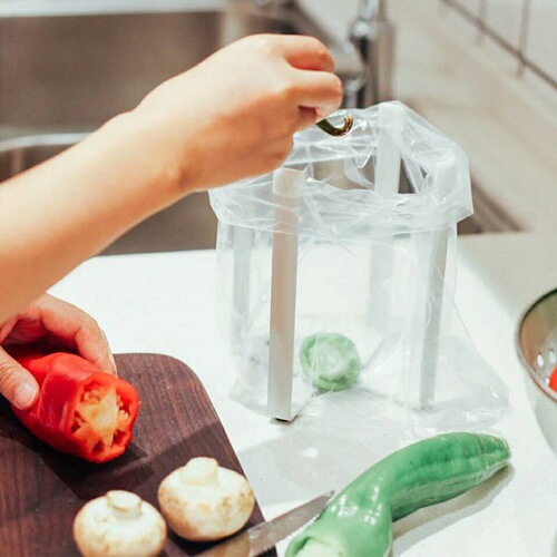 Cross-border Japanese kitchen cup storage rack home storage desktop folding garbage rack iron garbage rack wholesale