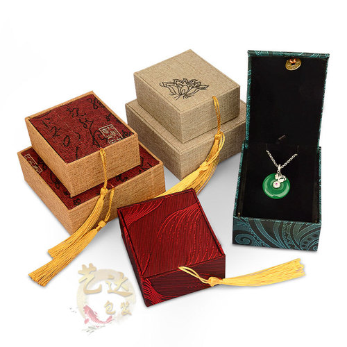 Retro linen tassel jewelry box jewelry packaging brocade jade bracelet box bracelet necklace pendant box manufacturer wholesale