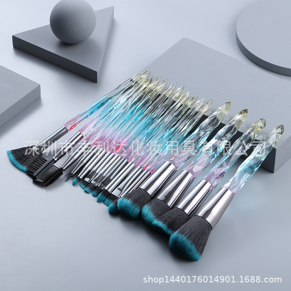 Juego de brochas de maquillaje de cristal de 15 piezas con mangos de madera suave, herramientas de belleza Cangzhou, juego completo de brochas de maquillaje para principiantes, brochas de maquillaje.