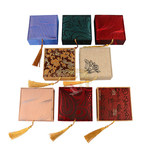 Retro linen tassel jewelry box jewelry packaging brocade jade bracelet box bracelet necklace pendant box manufacturer wholesale