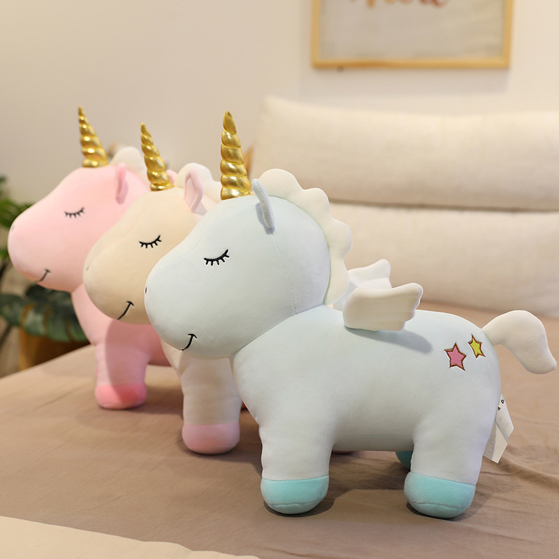 Fábrica al por mayor 2021 nuevo juguete de peluche unicornio muñeca Arco Iris caballo muñeca actividad regalo entrega de una pieza