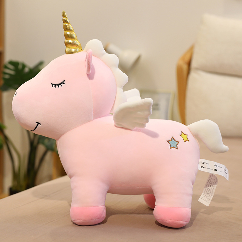 Fábrica al por mayor 2021 nuevo juguete de peluche unicornio muñeca Arco Iris caballo muñeca actividad regalo entrega de una pieza