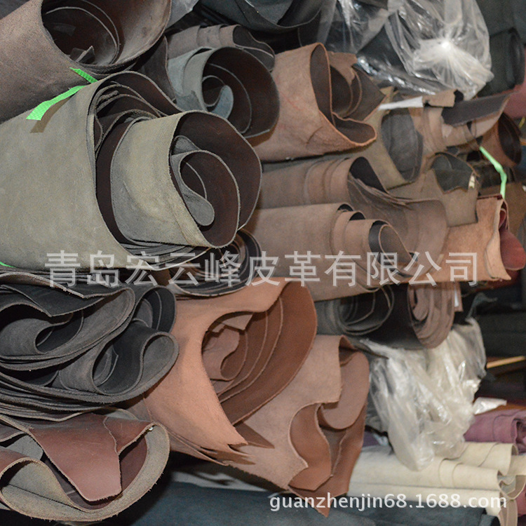 厂家批发亮面细纹箱包鞋材用牛皮 修面皮革箱包鞋材皮料可加工