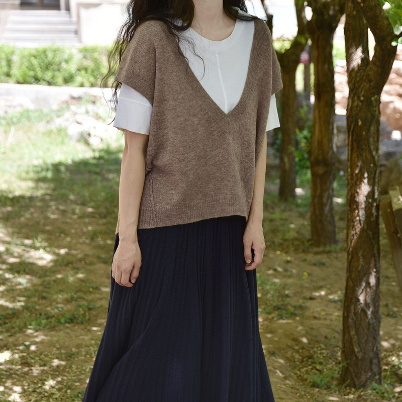 APC New Design Share German Single Brace Encryption Shaped Luoma Wool Fine Woven Sleeveless Loose Women's Knitted Blouse