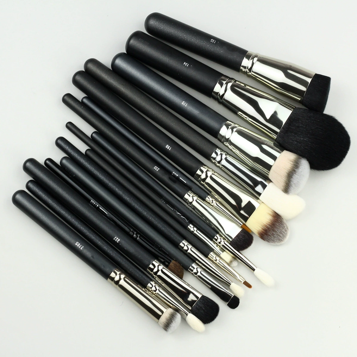 M191 Foundation Brush 170 Makeup Brush 270 Concealer Brush 217 Eye Shadow Brush 209 Eyeliner Brush 134 Powder Brush Cosmetics