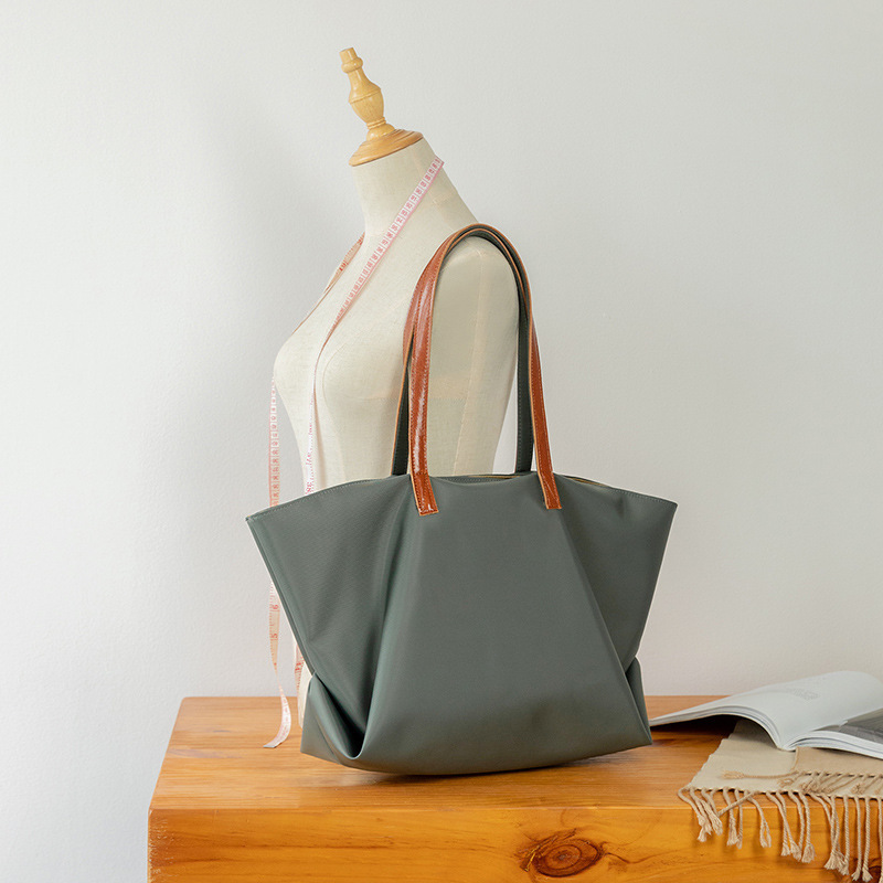 Large Bag for Women 2026 New Nylon Oxford Cloth Large Capacity Tote Bag Versatile Shoulder Bag Trendy Canvas Handbag