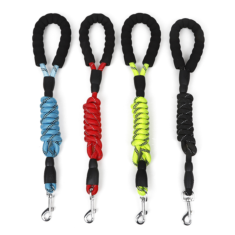 En stock al por mayor de la frontera EVA reflectante de seda de la correa redonda de tracción cuerda de perro corsé a juego alargó la tracción del animal doméstico