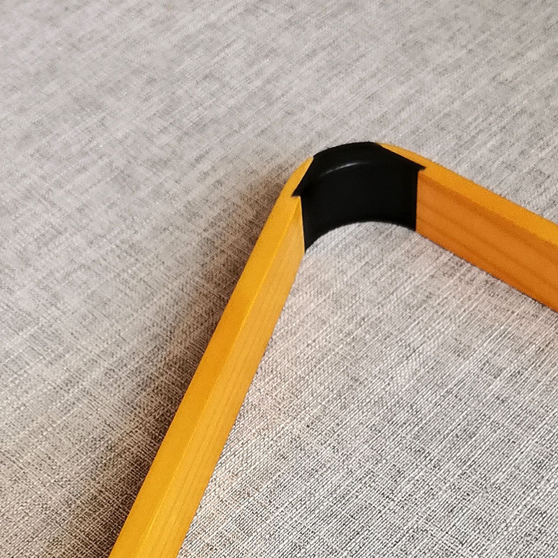 Suministrado directamente por el fabricante, exclusivamente para ventas transfronterizas, rack triangular negro de alta calidad de 57.2 mm para tacos de billar, accesorios de billar, suministros de billar.