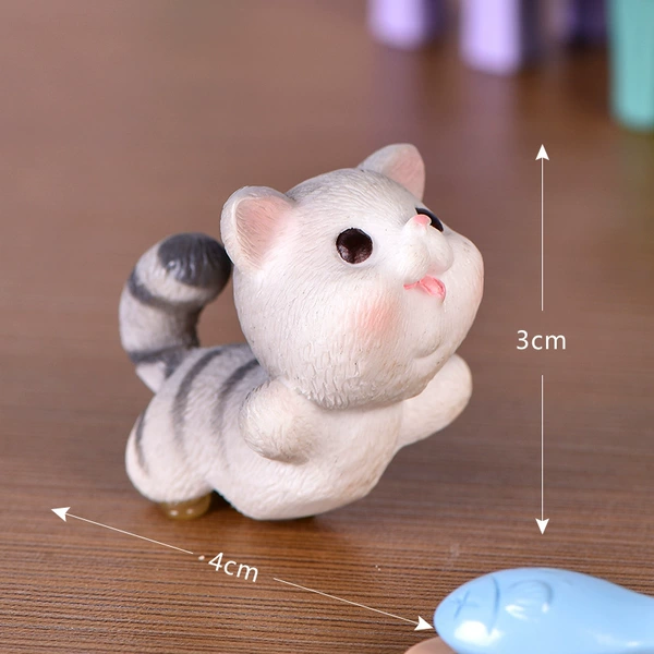 No. 8 gray cat