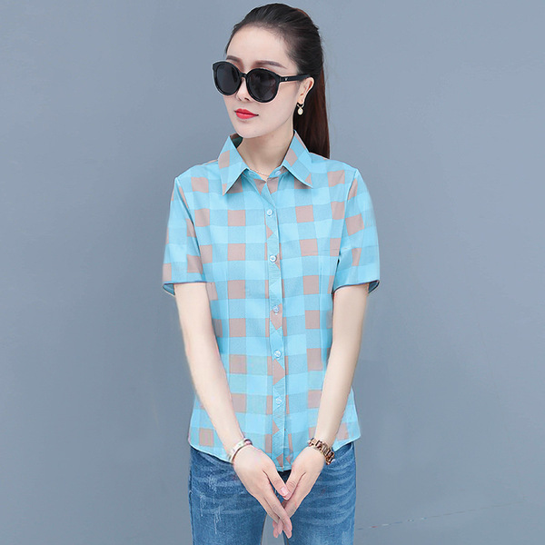 Blue spring shirt for leisure