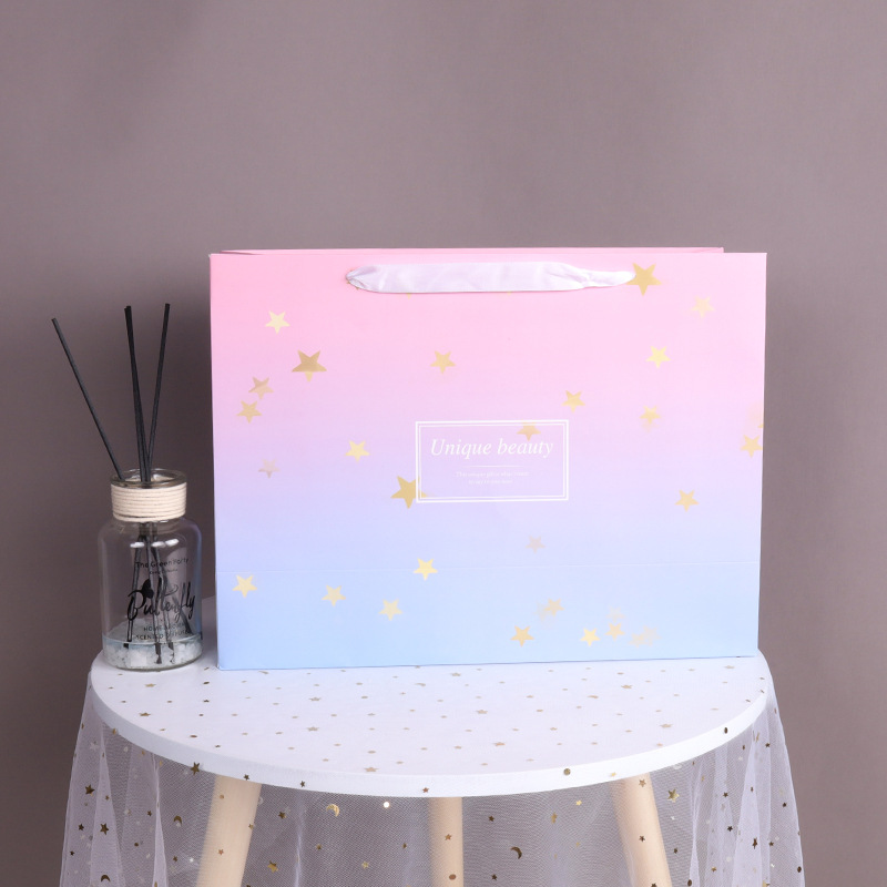 Nueva bolsa de regalo de gradiente pequeña bolsa de asas fresca bolsa de embalaje de regalo de cumpleaños cosmética bolsa de papel horizontal