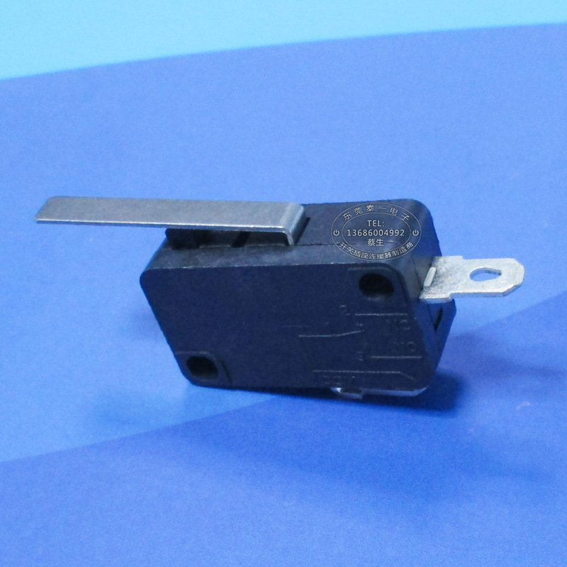 NC-COM两脚常闭合式行程开关 小家电按下断电耐温微动开关KW7-1LB