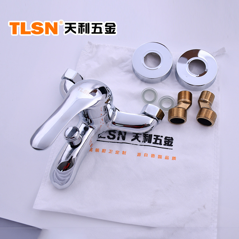 Factory zinc alloy Shindas triple mixing faucet open-mounted shower valve bathtub washbasin triple faucet