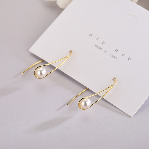 Under the Banyan Tree S925 silver hollow drop-shaped ear hooks with artificial shell beads, feminine design, one-piece generation earrings
