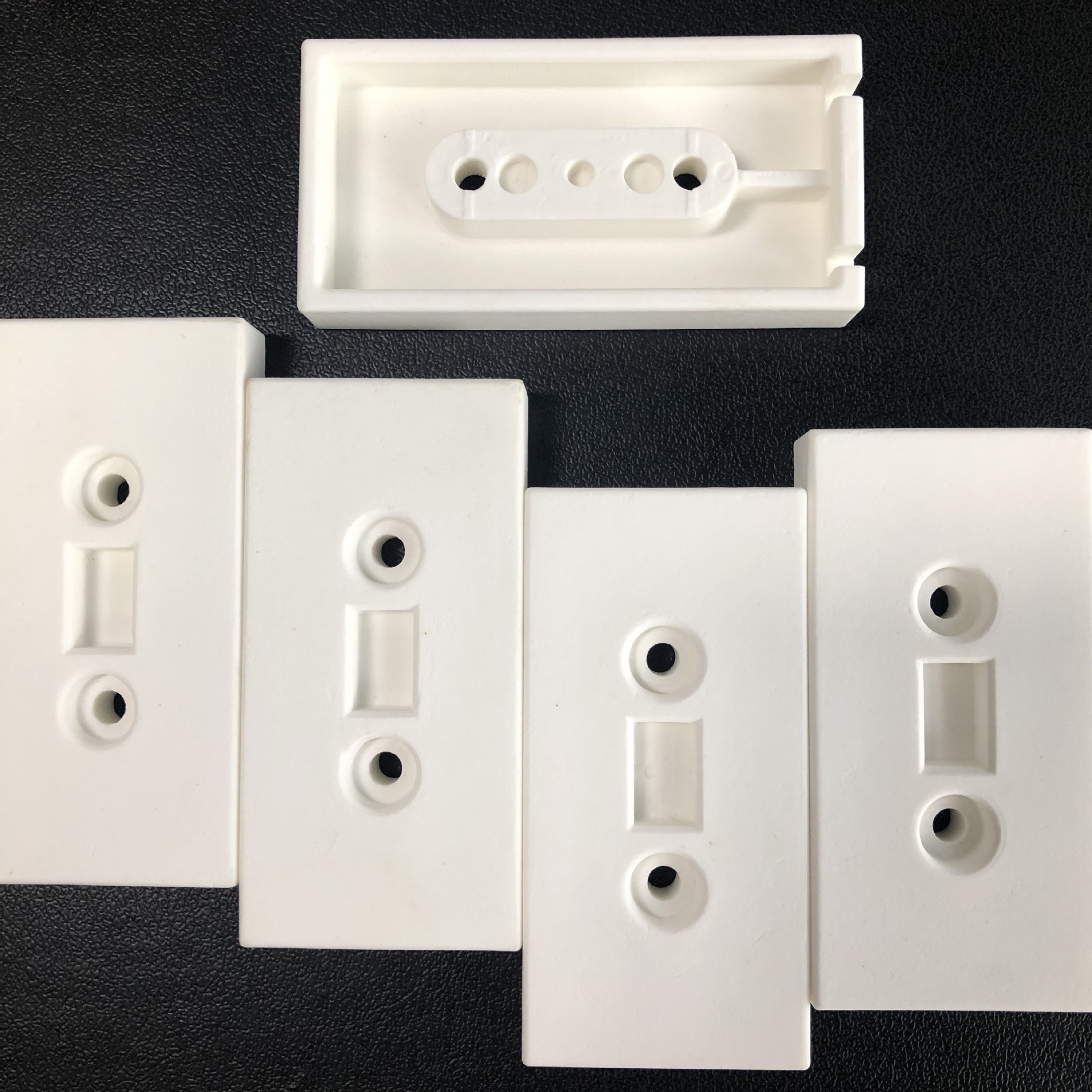 80W电阻陶瓷壳高频瓷绝缘方形双孔装置壳