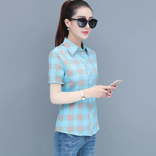 Blue spring shirt for leisure