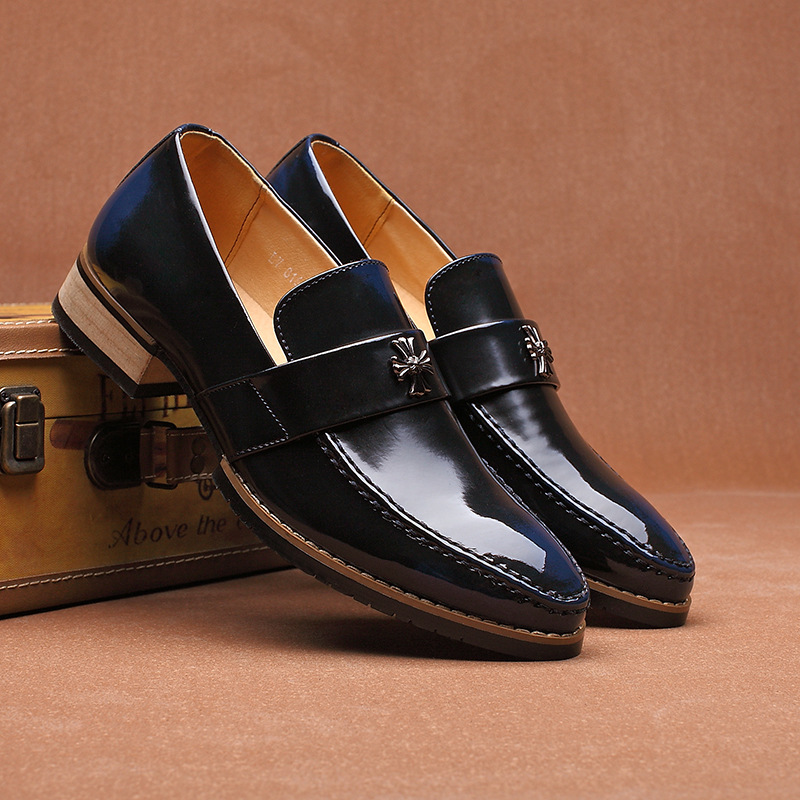 �¿��ɫƤһ�ŵ��׽ź����ͷƤЬ��ľͷ����Ь8166