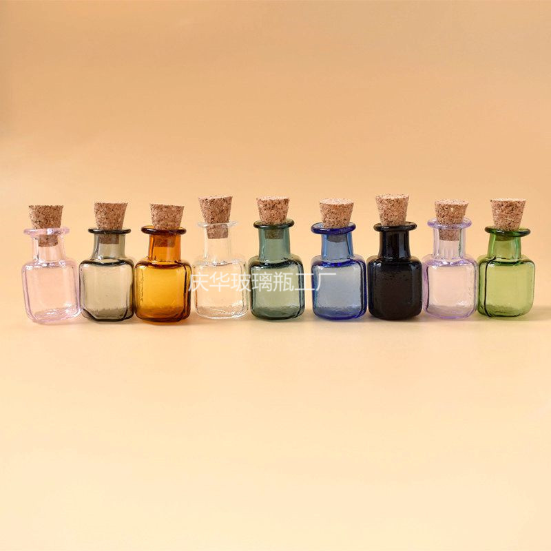 Wholesale Colorful Four Square 9 Color Optional Mini Glass Bottle Cork Small Drift Bottle DIY Decorative Pendant