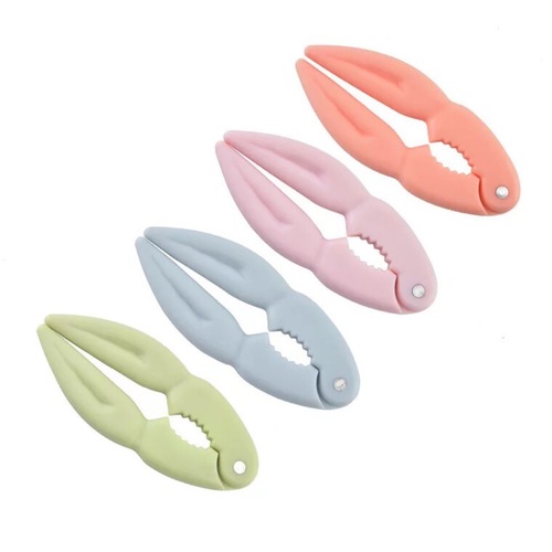 Factory Direct Plastic Walnut Cracker Nut Crab Pincer Crab Shell Cracker Kitchen Small Tool Supply