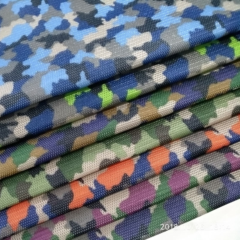 迷彩涤纶网布料宠物箱包服装弹力网眼布料透气柔软涤纶针织布面料