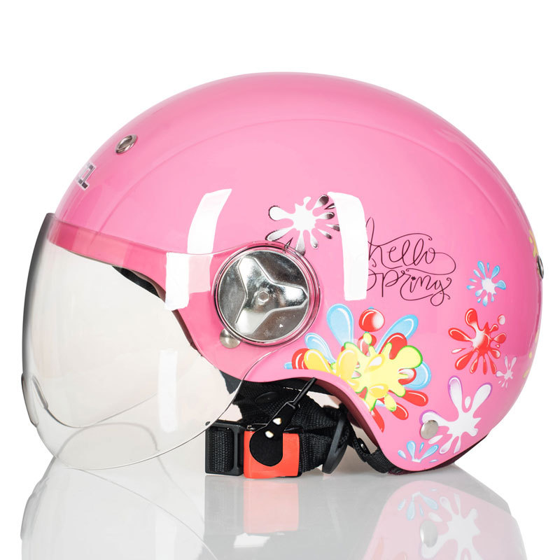 Casco de coche eléctrico mujer fábrica al por mayor verano batería coche casco ligero lindo personalidad medio casco motocicleta
