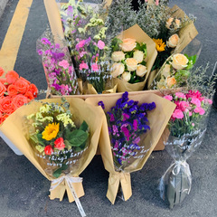 出廠價批發鮮花包裝多枝袋英文花束袋多支玫瑰花藝材料花店包裝紙