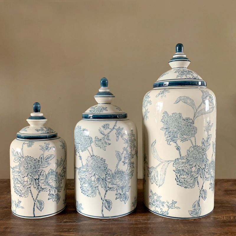 New Chinese flower pattern ceramic tank antique blue and white…