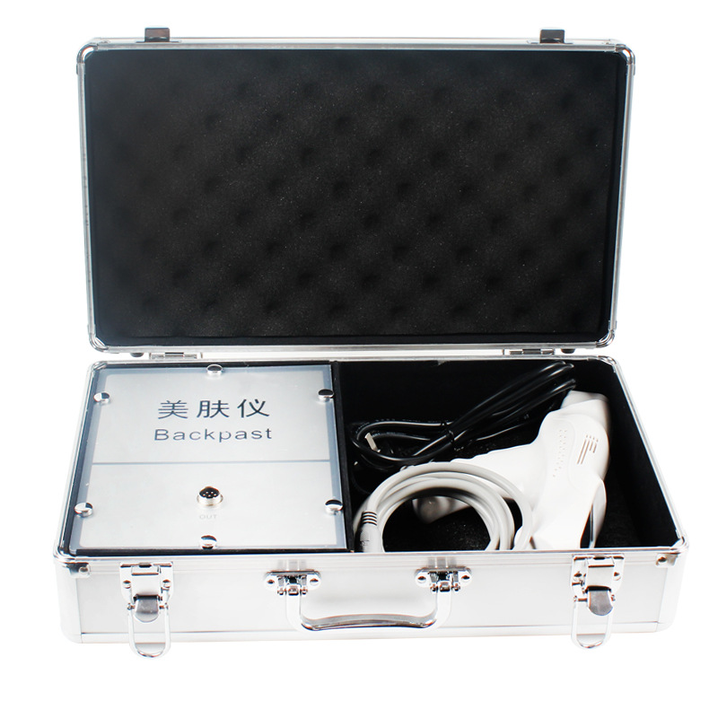 Non-invasive atomizer non-invasive mist gun small steel gun shadowless knife small fairy water carving needle-free beauty instrument plastic gun