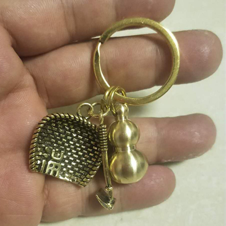 Puesto de venta caliente en lugares escénicos Cinco emperadores dinero latón llavero de coche calabaza de cobre joyería colgante regalo de evento