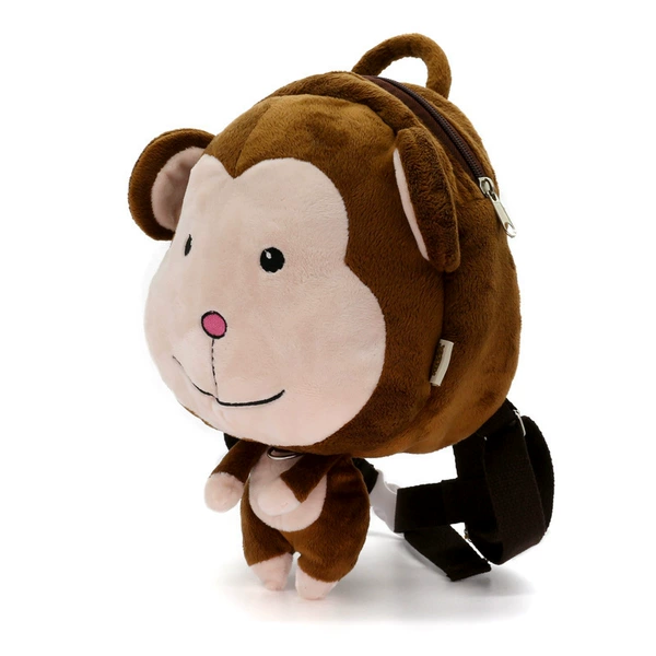 Little monkey's backpack is prevented from getting lost (send leash)