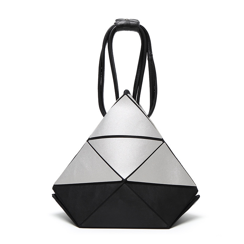 Japanese matte leisure and environmentally friendly handbag with versatile folding four in one deformation bag, patent_voghion.com