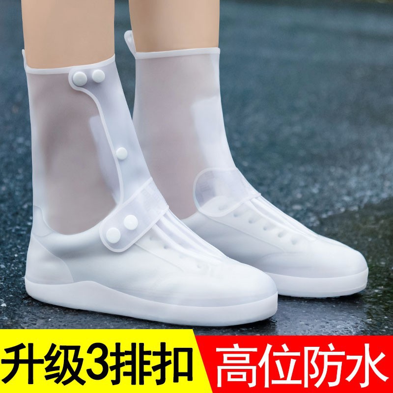 Botas de lluvia al por mayor directas de la fábrica cubierta del zapato a prueba de lluvia hombres y mujeres al aire libre viajes Botas de lluvia fácil de llevar engrosada resistente al desgaste antideslizante