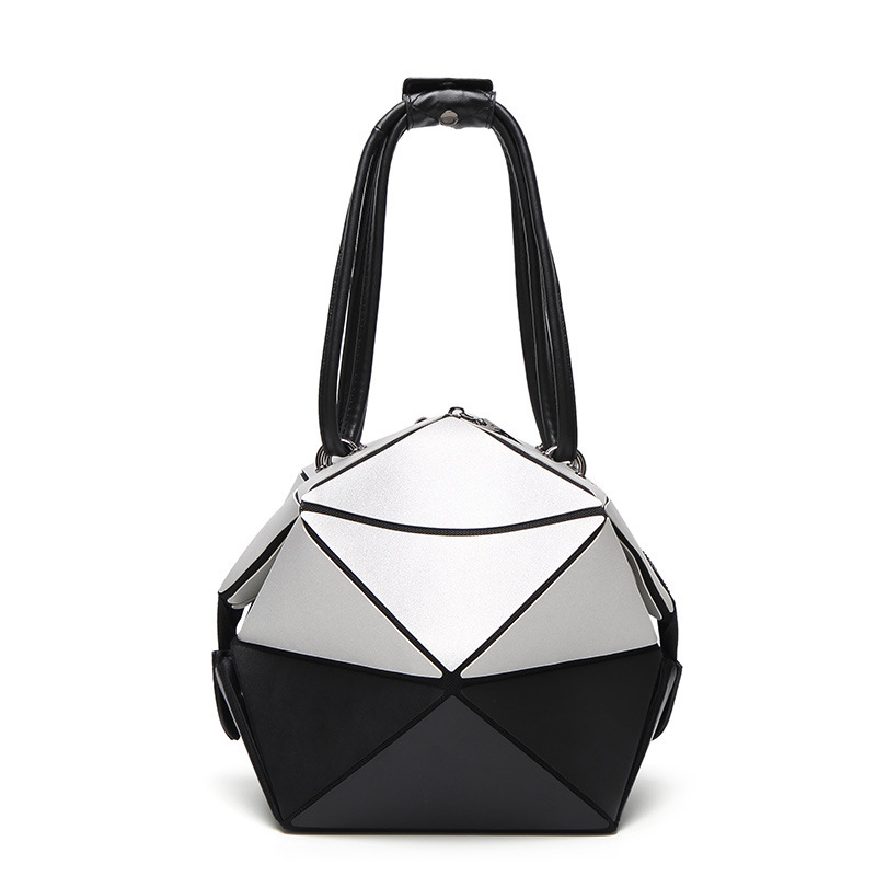 Japanese matte leisure and environmentally friendly handbag with versatile folding four in one deformation bag, patent_voghion.com