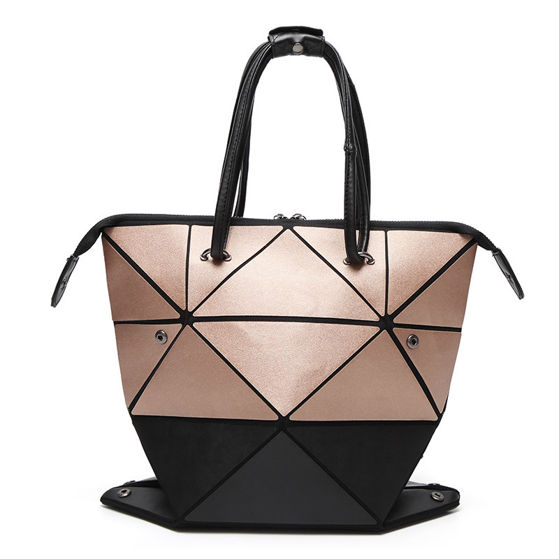 Japanese matte leisure and environmentally friendly handbag with versatile folding four in one deformation bag, patent_voghion.com