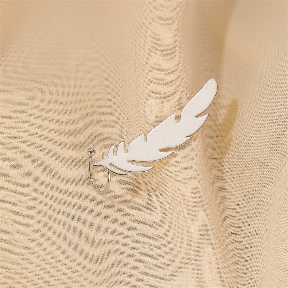 Europe and the United States cross-border new earrings cold wind simple star love ear hanging Street non-mainstream single ear jewelry