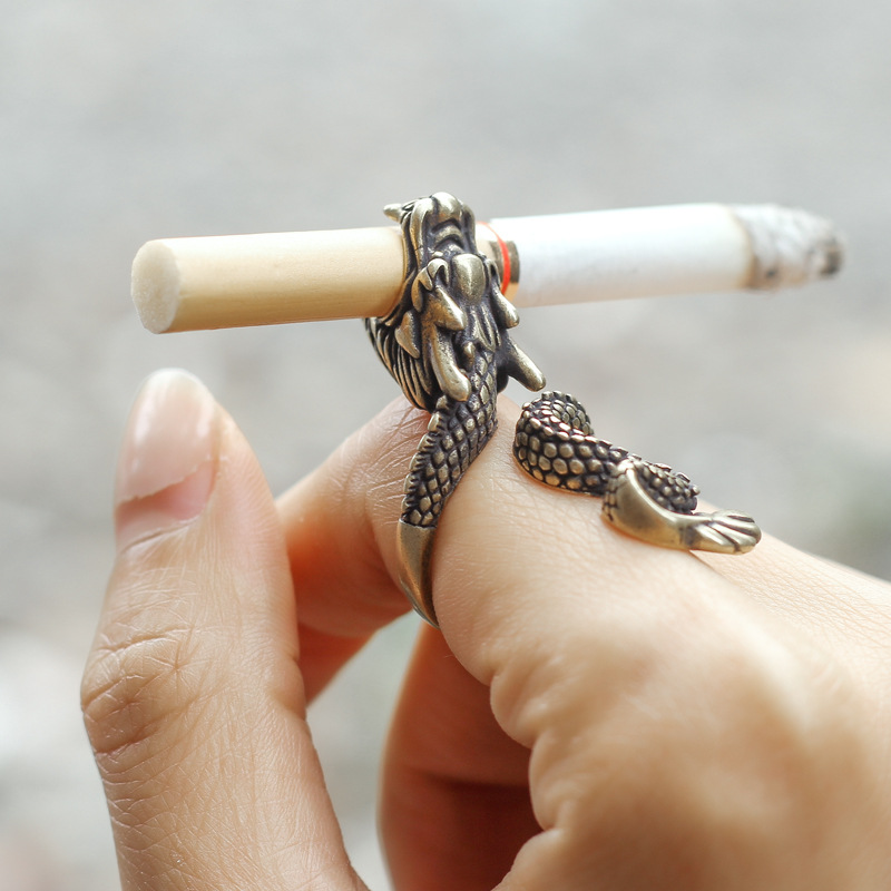 Clip cigarette ring hipster smoking ring ring cigarette holder creative gift jewelry ring domineering dragon ring cigarette holder