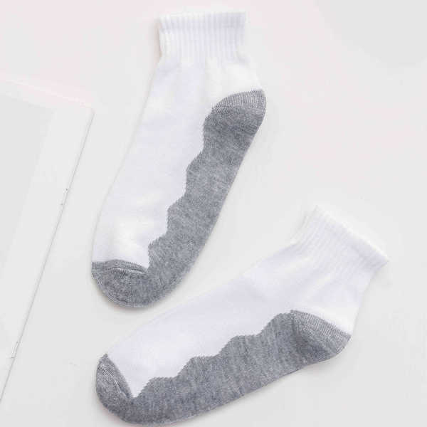 Yin and Yang socks white -bottomed white -faced socks wholesale