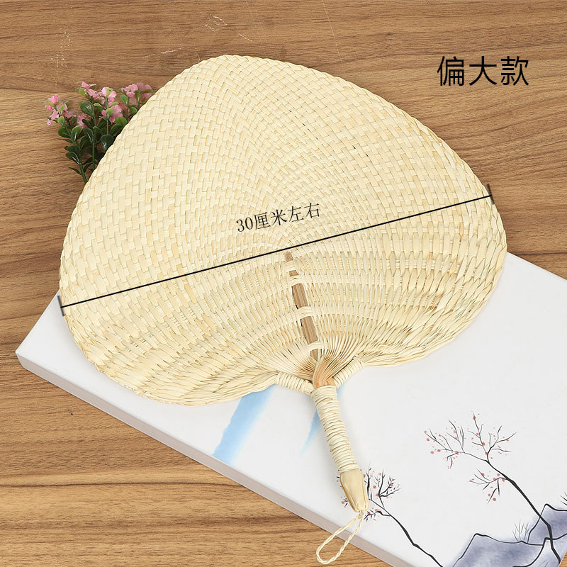 El modelo grande mide unos 30 centímetros.