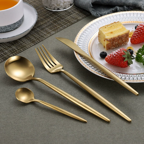Golden 4 -piece set (dining knife+spoon+fork+small spoon)