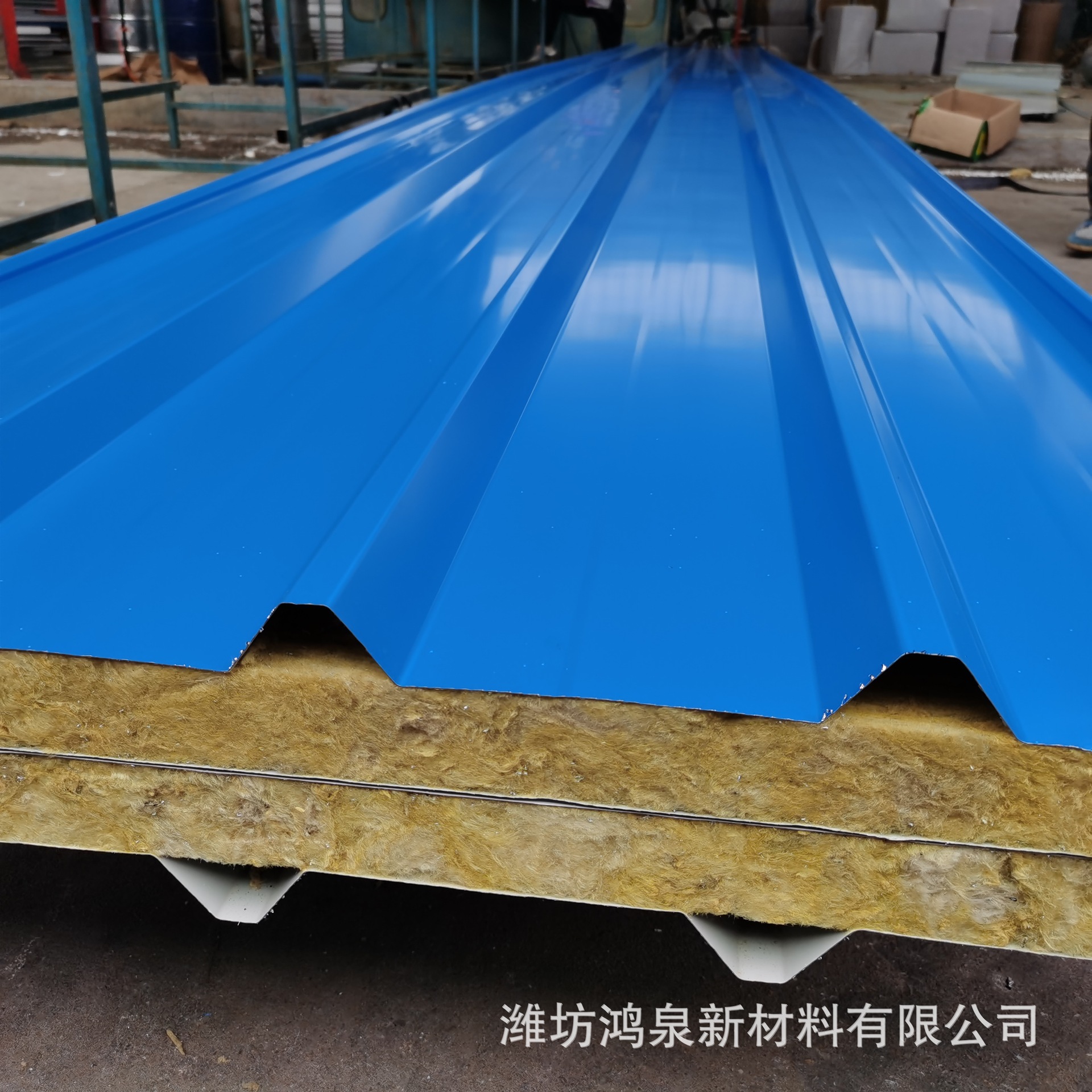 山东潍坊岩棉复合板 5cm岩棉顶板隔热隔音墙板彩钢夹芯板厂家批发