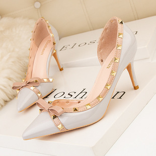 899-28�W���L�Ը�ҹ���@��ŮЬ�����߸��\�ڼ��^���U���Tᔆ�Ь