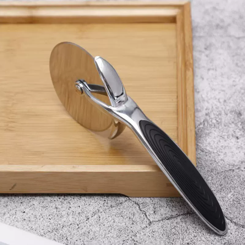 厂家直供家用烘焙工具披萨滚刀切油条不锈钢切刀切披萨切面轮刀