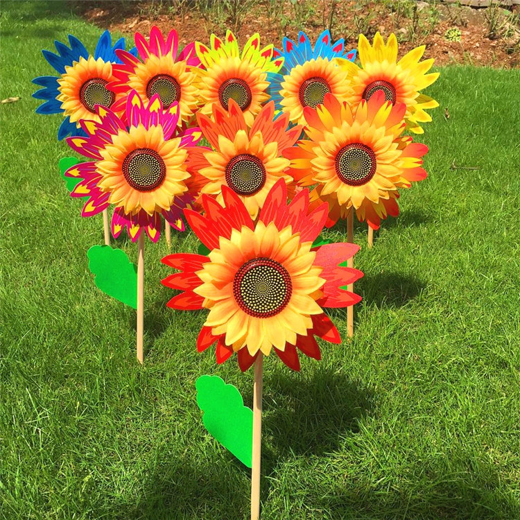 Wooden pole sunflower 25cm outdoor windmill scenic spot Park Scenic Spot Photo advertisement real estate decoration