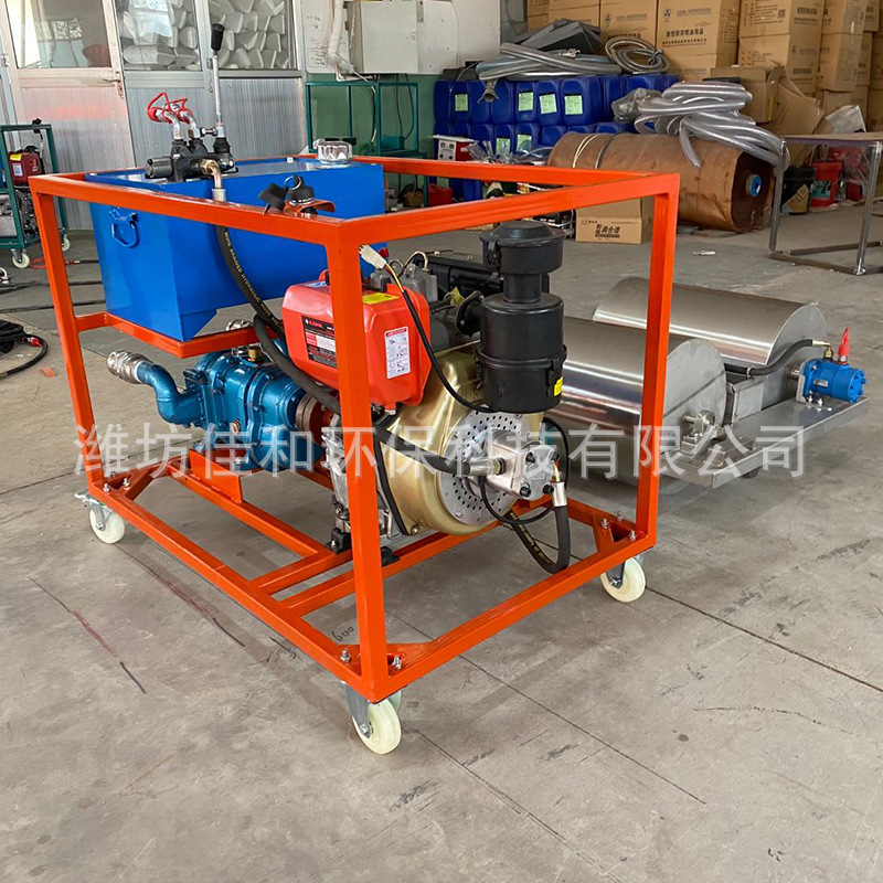 厂家供应轮毂式收油机 堰式收油机设备 水面油污清洁转盘式收油机