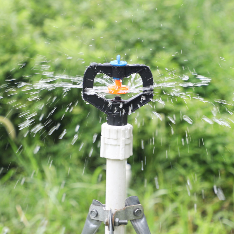 4 dientes de plástico 360 grados rociador rociador verde de riego de césped agrícola rociador de agua enfriamiento sin impuestos