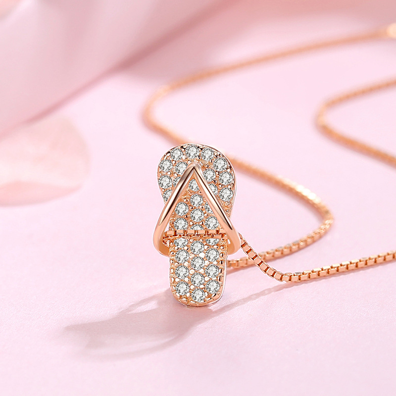 S925 plata zapatillas creativas collar de plata esterlina de las mujeres diseño de nicho personalizado colgante simple cadena de clavícula ins moda